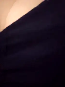 Snapshot of Miss_Pompitas23 chatting on February 25, 4:44 am Miss Pompitas23 online show from February 25, 4:44 am