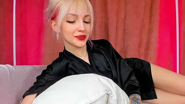 LisaFoxyMe online show from March 12, 1:56 am