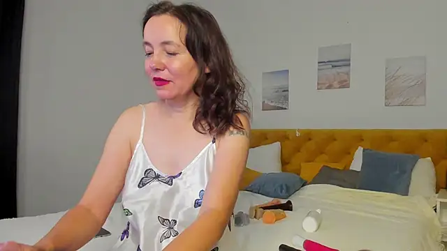 Kira Adler online show from November 12, 1:17 am