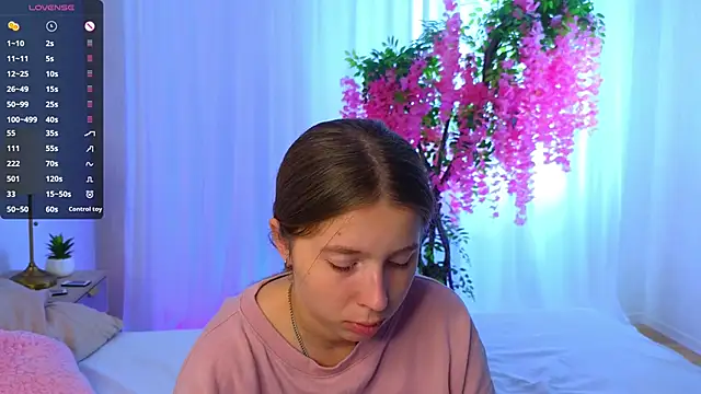 Snapshot of CatherineRichards chatting on September 16, 8:26 am CatherineRichards online show from September 16, 8:26 am