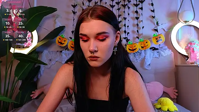 Snapshot of JenniferSullivan chatting on November 1, 9:28 pm JenniferSullivan online show from November 1, 9:28 pm