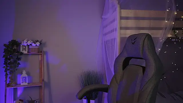 SakuraBliss online show from October 20, 4:51 pm