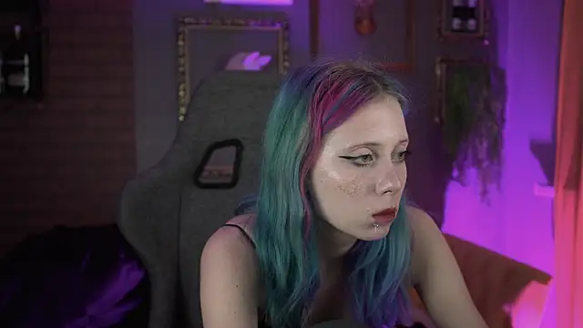 SakuraBliss online show from November 26, 8:10 pm