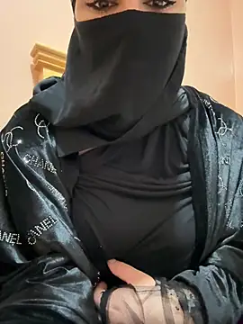  Laiali  online show from February 28, 10:33 pm