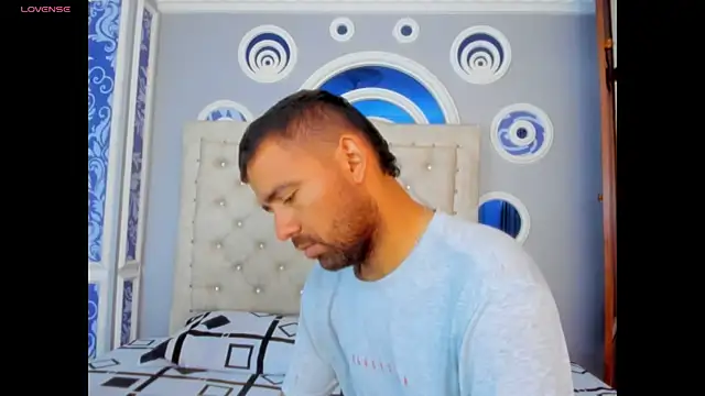 magnus serket online show from January 13, 11:48 am