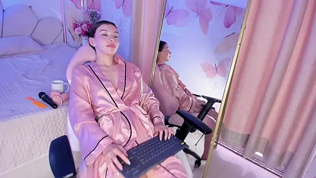 Sofi naughty18 online show from February 8, 4:10 pm