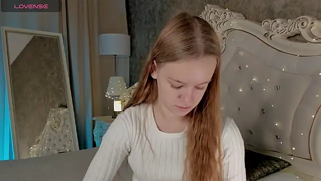 Snapshot of Lucy_Shaw chatting on October 8, 6:22 am Lucy Shaw online show from October 8, 6:22 am