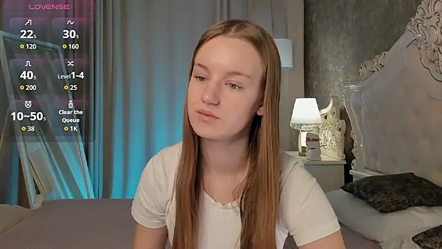 Snapshot of Lucy_Shaw chatting on October 14, 11:00 am Lucy Shaw online show from October 14, 11:00 am