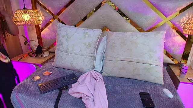 Scarlett Vegaa online show from October 31, 11:11 am