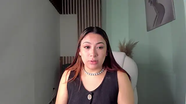 Snapshot of MacarenaRosse chatting on October 9, 8:18 pm MacarenaRosse online show from October 9, 8:18 pm