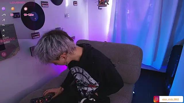 Snapshot of Nick_Bangover_ chatting on March 11, 8:37 pm Nick Bangover online show from March 11, 8:37 pm