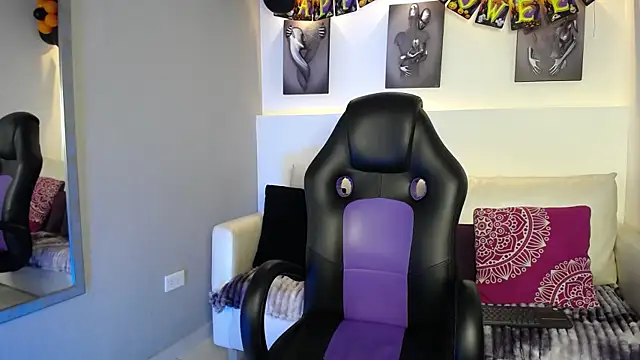 AdrianRinaldi online show from October 14, 8:09 pm