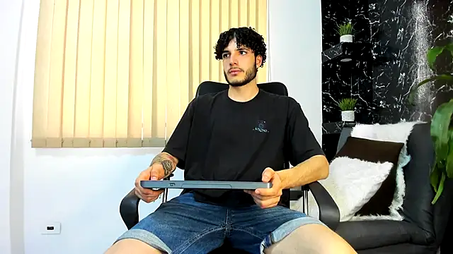 Rafael Mendezz online show from November 7, 9:04 pm