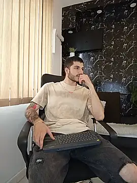 Rafael Mendezz online show from July 2, 8:04 pm