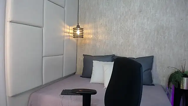 Snapshot of Hisoka_011 chatting on March 5, 8:05 pm Hisoka 011 online show from March 5, 8:05 pm