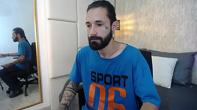 Snapshot of Hisoka_011 chatting on March 7, 7:33 pm Hisoka 011 online show from March 7, 7:33 pm