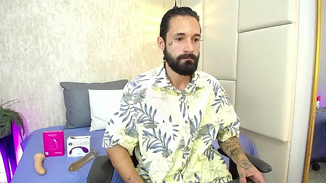 Snapshot of Hisoka_011 chatting on March 17, 7:28 pm Hisoka 011 online show from March 17, 7:28 pm