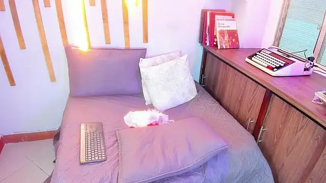 Jennifer Vega1 online show from September 24, 12:47 am