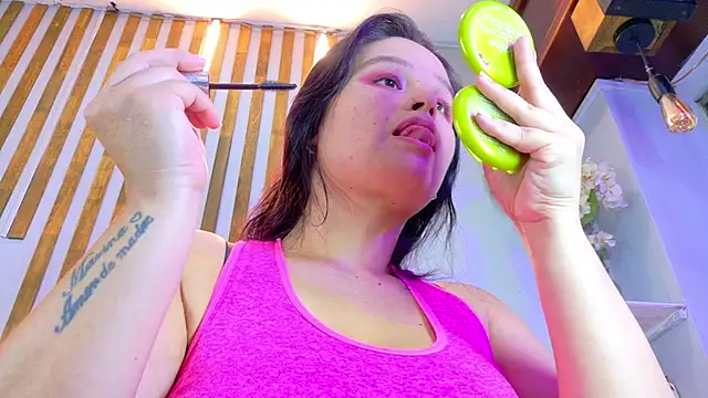 Jennifer Vega1 online show from September 27, 9:09 pm