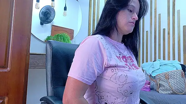 Jennifer Vega1 online show from March 23, 8:35 pm