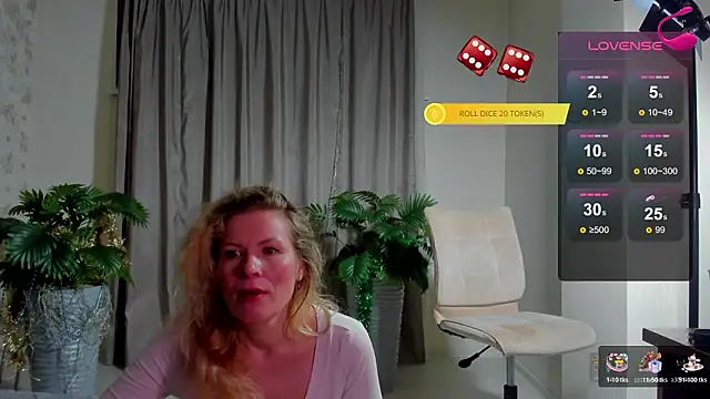 Snapshot of Julia_Giulia chatting on March 16, 6:34 pm Julia Giulia online show from March 16, 6:34 pm