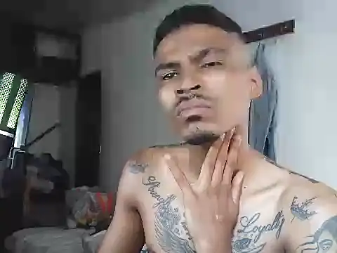 Snapshot of Lokitocrazy19 chatting on December 19, 1:18 pm Lokitocrazy19 online show from December 19, 1:18 pm