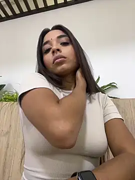 Snapshot of AnnyVega_ chatting on November 4, 9:14 pm AnnyVega online show from November 4, 9:14 pm