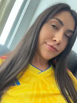 miel latina online show from June 21, 8:55 pm