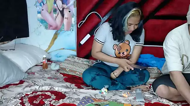 Snapshot of hot_lady19 chatting on February 16, 9:11 pm hot lady19 online show from February 16, 9:11 pm