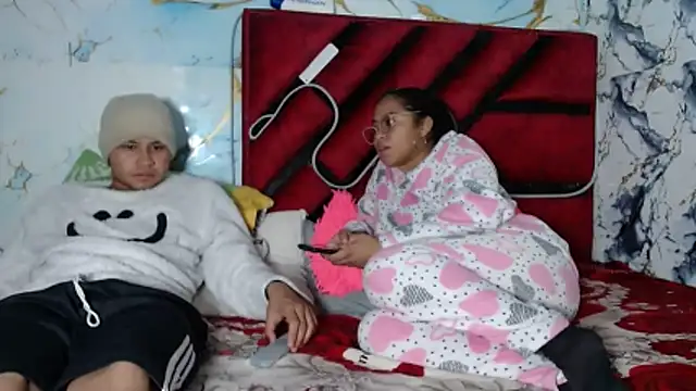 Snapshot of hot_lady19 chatting on March 6, 12:51 am hot lady19 online show from March 6, 12:51 am