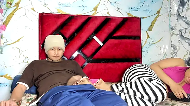 Snapshot of hot_lady19 chatting on March 13, 6:14 pm hot lady19 online show from March 13, 6:14 pm