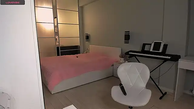 LolaVexx online show from September 23, 3:59 pm