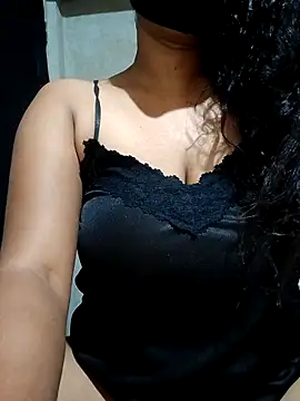Snapshot of DiyaRoy49 chatting on April 22, 8:54 pm DiyaRoy49 online show from April 22, 8:54 pm