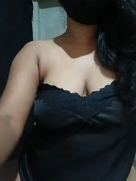Snapshot of DiyaRoy49 chatting on May 21, 7:43 pm DiyaRoy49 online show from May 21, 7:43 pm