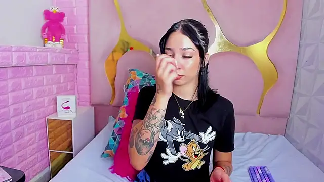 Snapshot of Niina_Sissy chatting on November 3, 1:34 pm Niina Sissy online show from November 3, 1:34 pm