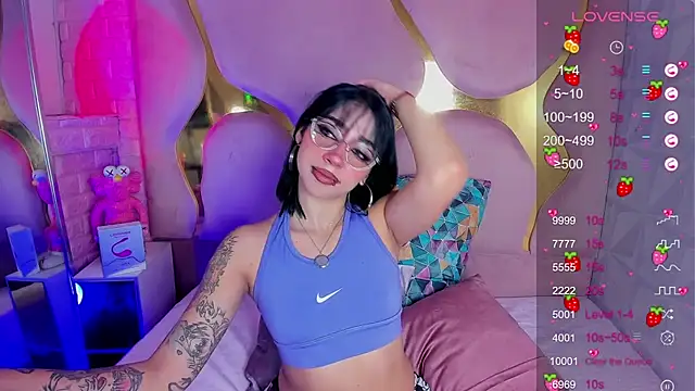 Snapshot of Niina_Sissy chatting on February 21, 4:13 am Niina Sissy online show from February 21, 4:13 am