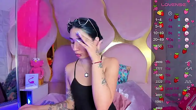 Snapshot of Niina_Sissy chatting on February 27, 4:23 am Niina Sissy online show from February 27, 4:23 am