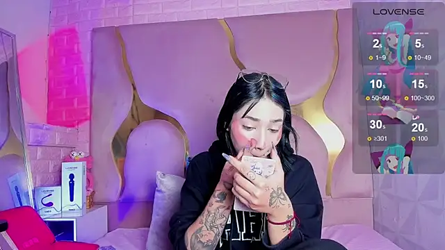 Snapshot of Niina_Sissy chatting on March 10, 4:50 am Niina Sissy online show from March 10, 4:50 am