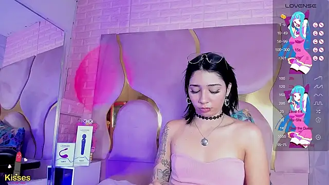 Snapshot of Niina_Sissy chatting on March 22, 4:16 am Niina Sissy online show from March 22, 4:16 am