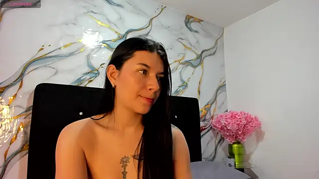 RoxanaBorns  online show from June 30, 9:21 am