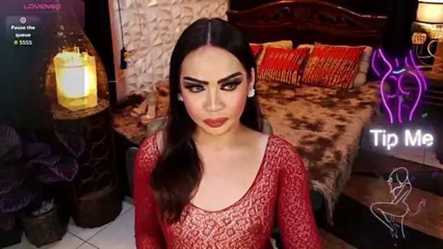 GODDESSHUGECOCKANDREA online show from May 27, 5:32 pm