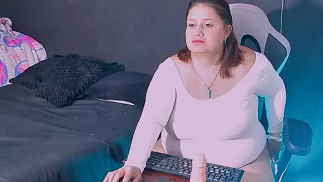 Lizz Milf online show from September 16, 4:02 am