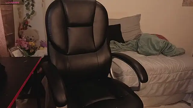 GaiaJoness online show from March 25, 5:52 pm