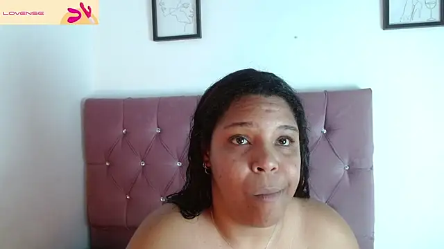 Snapshot of naomi_campbel_ chatting on April 12, 8:47 pm naomi campbel online show from April 12, 8:47 pm