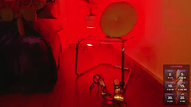 Violett Novoa online show from November 6, 12:06 pm