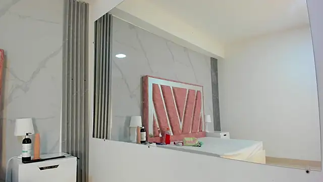 Megan Sweetas online show from October 29, 7:15 pm