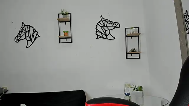 Snapshot of alice__brow chatting on September 25, 4:32 pm alice brow online show from September 25, 4:32 pm