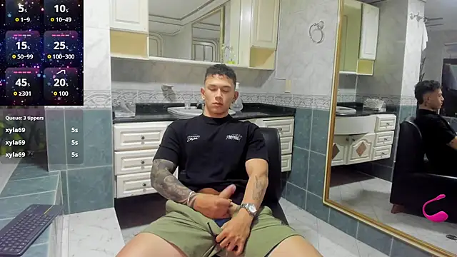 Snapshot of Thomas_moon chatting on October 6, 12:35 pm Thomas moon online show from October 6, 12:35 pm