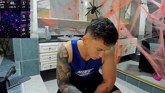 Snapshot of Thomas_moon chatting on October 9, 12:03 pm Thomas moon online show from October 9, 12:03 pm