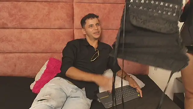 HellAndDante  online show from October 15, 9:26 pm